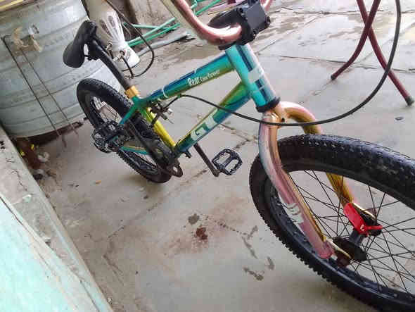 سلام عليكم بايسكل للبيع Bmx البايسكل يحتاجله ترتيب تايراته جدد زنجيل مايفلت سرج اصلي سعر البايسكل /80/وبي مجال مكاني... الديوانيه الاسكان... الاتصال على الرقم او مراسلة الصفحه رقم الهاتف بي واتساب... ***********....او مراوس حسب القناعه
