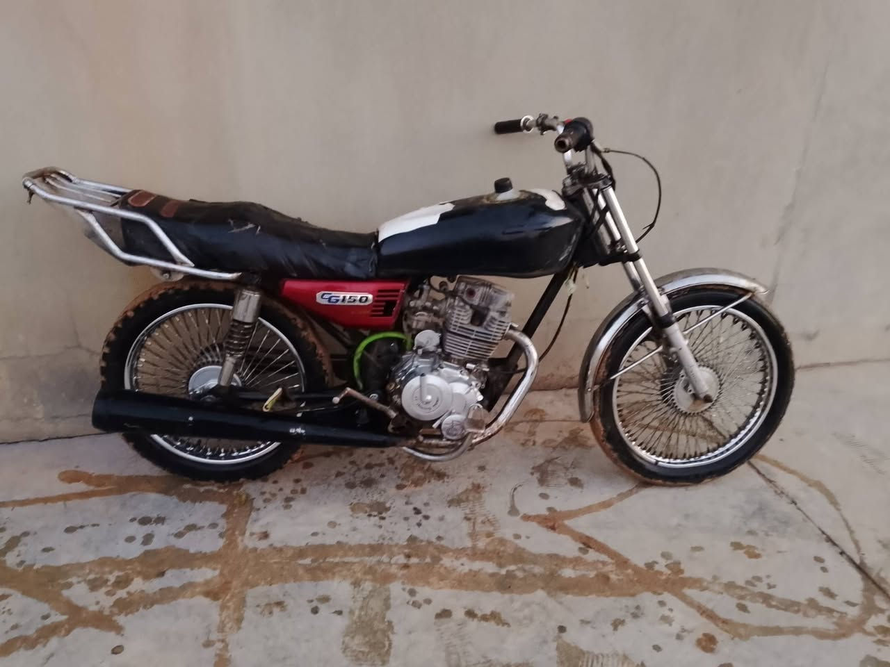 سلام عليكم دراجه البيع موديل 19 سعره 225 بيه مجال مروس هم عادي كركوك فيلق ‏‏‪***********‬‏
