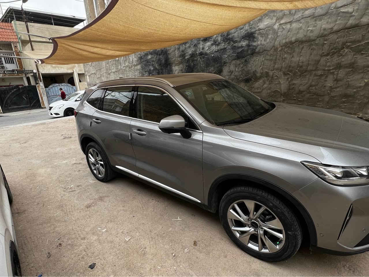 السلام عليكم 
هافال H6 موديل 2022
السيارة فول مواصفات ونظيفة استخدام شخصي، ما تحتاج شي أبد 
كفاله السياره من (بارد, صبغ)

المواصفات:
• تشغيل بصمة + بصمة أبواب
• شاشة كبيرة + نظام ملاحة
• كاميرات 360 درجة
• رادار كامل (تنبيه خروج عن المسار + النقطة العمياء)
• مثبت سرعة
• مقاعد جلد نظيفة
• تحكم كامل بالمقود
• إضاءة LED أمام وخلف
• جنوط ألمنيوم
• تكييف ثلج
• اشاير بالمري 
• ⁠مري شفط 
• ⁠حساسات امامي خلفي 
• ⁠كراسي كهرباء 
• الجام اتو
• ⁠ماشيه 77.000 الف  
• ⁠وبعد بيه هواي مواصفات

• ⁠سعر السياره 160 وبيه مجال قليل  مكان السياره البصره حي المهندسين  
• ⁠*********** 
• ⁠*********** البصرة, العراق
