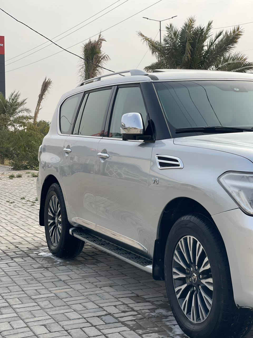 السلام عليكم للبيع باترول موديل 2014
 خليجي بلاتينيوم كفاله عامه 
حجم المحرك : V85.6L,سلندر)
(PLATINUM) المواصفات
فول فول مواصفات 1/1
فتحة سقف سلايد
دة بل اكسل : AWD
صمة ابواب
بصمة تشغيل
REMOTE START : شغيل عن بعد
شاشة دشبول ديجيتال
شحن وايرليس
كاميرا 360°
كاميرا امامي
كاميرا جانبي
كاميرا خلفي
رادار 360°
AUTO START : اوتو ستارات
AUTO STOP : اوتو ستوب
رادار امامي (تحديد مسار)
رادار جانبي (نقاط عمياء)
رادار خلفي (التحذير من الاصطدام)
حساسات 360°
حساسات امامي
حساسات جانبي
حساسات خلفي
(VIP) كشنات
كشنات جلد
لشنات كهربائي
كشنات خزن+ميموري
كشنات تبريد
شنات دفئة
تحكم استيرن
استيرن كهرباء
استيرن خزن+ميموري
استيرن دفئة
تبريد لمس
 تبريد مركزي
مراء شفط كهربائي
صندوق شفط كهربائي
لايتات (LED) ليد عدسة زينون بيلادي
بلاجيكتور (LED) بيلادي
بكلايتات LED بيلادي
ويل كروم
وبعد هواية مواصفات...
تفاصيل اكثر الاتصال ***********
مكاني نجف الاشراف
