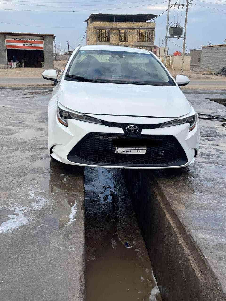 للبيع – سيارة موديل 2022
السلام عليكم 

🔹 وارد أمريكي (معوقين – بغداد)
🔹 انتهاء السنوية: سنة 2028
🔹 نص فول
🔹 اللون: أبيض

📌 الملاحظات:
▫️ ضربة مدكر يمين (أمامي) 
▫️ ضربة جاملق يمين (خلفي)

✅ السيارة جاهزة من كل شيء
✅ ما بيها أي نقص

💰 السعر: 127 ورقة (قابل للتفاوض)

📍 الموقع: البصرة – أبو صخير

📞 للشراء والاستفسار:
***********
(يرجى الاتصال بس شراي فقط:: البصرة, العراق
