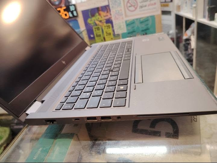 لابتوب HP ZBOOK FURY 15 G7
هذا اللابتوب مناسب للتصميم الهندسي، المونتاج، وبرامج الـ CAD مثل AutoCAD و SolidWorks بفضل كرت الشاشة Quadro الاحترافي.
يشغل برامج الهندسة المعمارية والمدنية والميكانيكية بسلاسة مثل Revit و 3ds Max و MATLAB.
ممتاز للمبرمجين، تحليل البيانات، وتشغيل عدة برامج ثقيلة بنفس الوقت بفضل معالج Core i7 H ورام 16GB.
مناسب للمونتاج الاحترافي على Premiere Pro وتعديل الصور على Photoshop و Illustrator.
يگدر يشغل أغلب الألعاب بشكل جيد، لكن قوته الأساسية موجهة للشغل الاحترافي أكثر من الألعاب.
HP ZBOOK FURY 15 G7
Core i7-10 H
16 GB DDR4 RAM
512 GB SSD M.2
4 GB NVIDIA QUADRO T2000
8 GB INTEL UHD GRAPHICS
15.6 FHD SCREEN
كيبورد ليزري ضوئي عربي انكليزي
السعر: 740 الف دينار
يوجد توصيل


**إذا كنت صاحب هذا الإعلان وتريد حذفه لأي سبب، رجاءا أرسل رسالة إلى الدعم الفني**