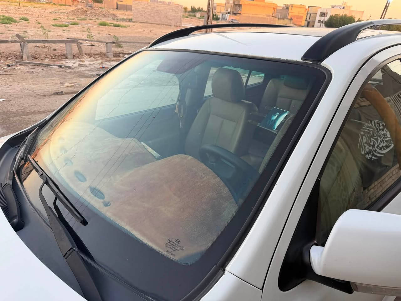 السلام عليكم سنتافيه ٢٠١٢ فول مواصفات مكينه ٦ محرك ٣٥٠٠
بيه بس طخه بلباب خفيفه السياره جديده كير محرك بحاله جيده السياره خير من الله مال بيت 
السعر 155 بيه مجال *********** السونار مرفق
