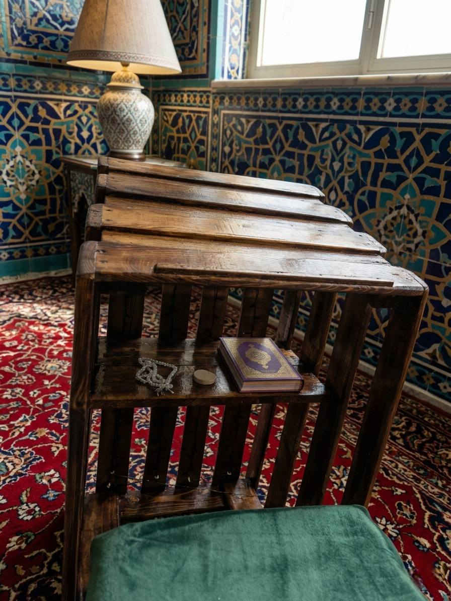 من 2019 وأحنا نبيع كراسي صلاة…
بس كانت خفيفة ومو عملية.

فقررنا نصنع كرسي صلاة بإيدنا🌿

خشب طبيعي قوي
يتحمل وزن 200 كيلو
عمره طويل ويعيش سنين
مكوّن من قطعتين
بيه رف لحفظ القرآن
وإنارة داخلية مريحة
والكرسي يدخل داخل مكان السجود حتى ما ياخذ مساحة ✨

ممكن يكون هدية لأم 🤍
أو هدية لأب 🤍
أو صدقة جارية لمسجد 🕌

مو مجرد كرسي صلاة…
قطعة روحانية تبقى سنين.

متوفر للطلب


**إذا كنت صاحب هذا الإعلان وتريد حذفه لأي سبب، رجاءا أرسل رسالة إلى الدعم الفني**