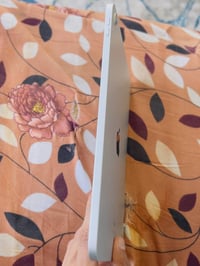 ايباد 10 ابل 16 ذاكره 256 بطاريه 89 نضافه 90 بل 100 مراوس بدراجه ربعه ...