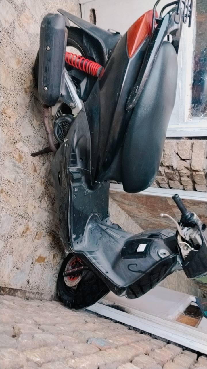 دراجه سكنس نثيه للبيع دراجه  بوشه٤٩ مجفته تجفيت فول نكره سلف باي وقت السعر٥٠٠ وبيه مجال قليل
***********وهاذه رقمي اتصل مابي واتساب مكاني بغداد جميله
