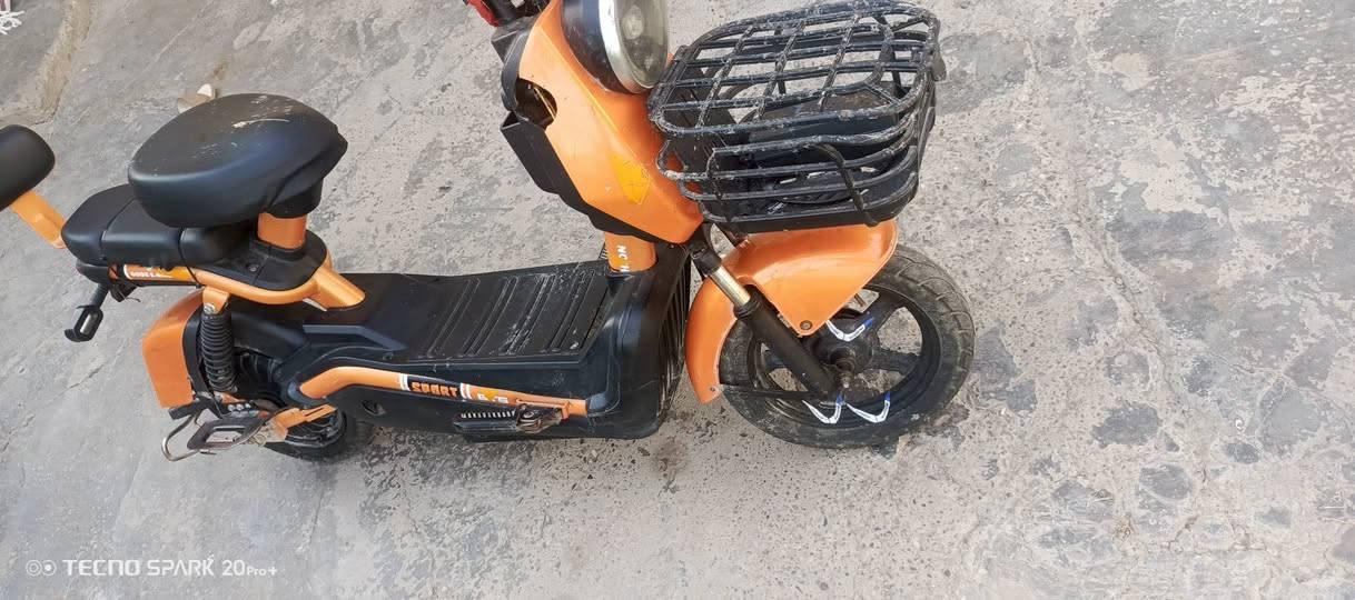 بسم الله الرحمن الرحيم
للبيع ماطور شحن موديل 24
بطاريه عدد4 سرعه 80
سعر 250 الاتصال ***********
