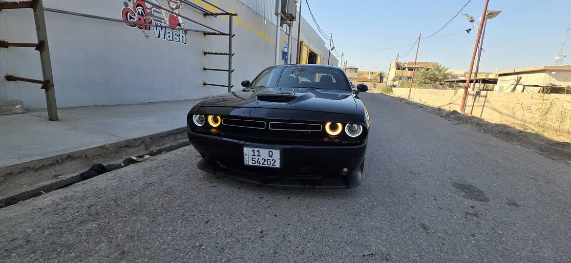السلام عليكم 
GT موديل 2022 
ماشيه ٦٥ الف ميل 
موصفات الجي تي المعروفه 
حادثها مبدل بنيد بدون شاصي و بدون ايرباك 
وبيها بارد  بالجاملغ اليسره بالعراق 
السعر 190$
مكان السياره بعقوبه 
*********** للتواصل
