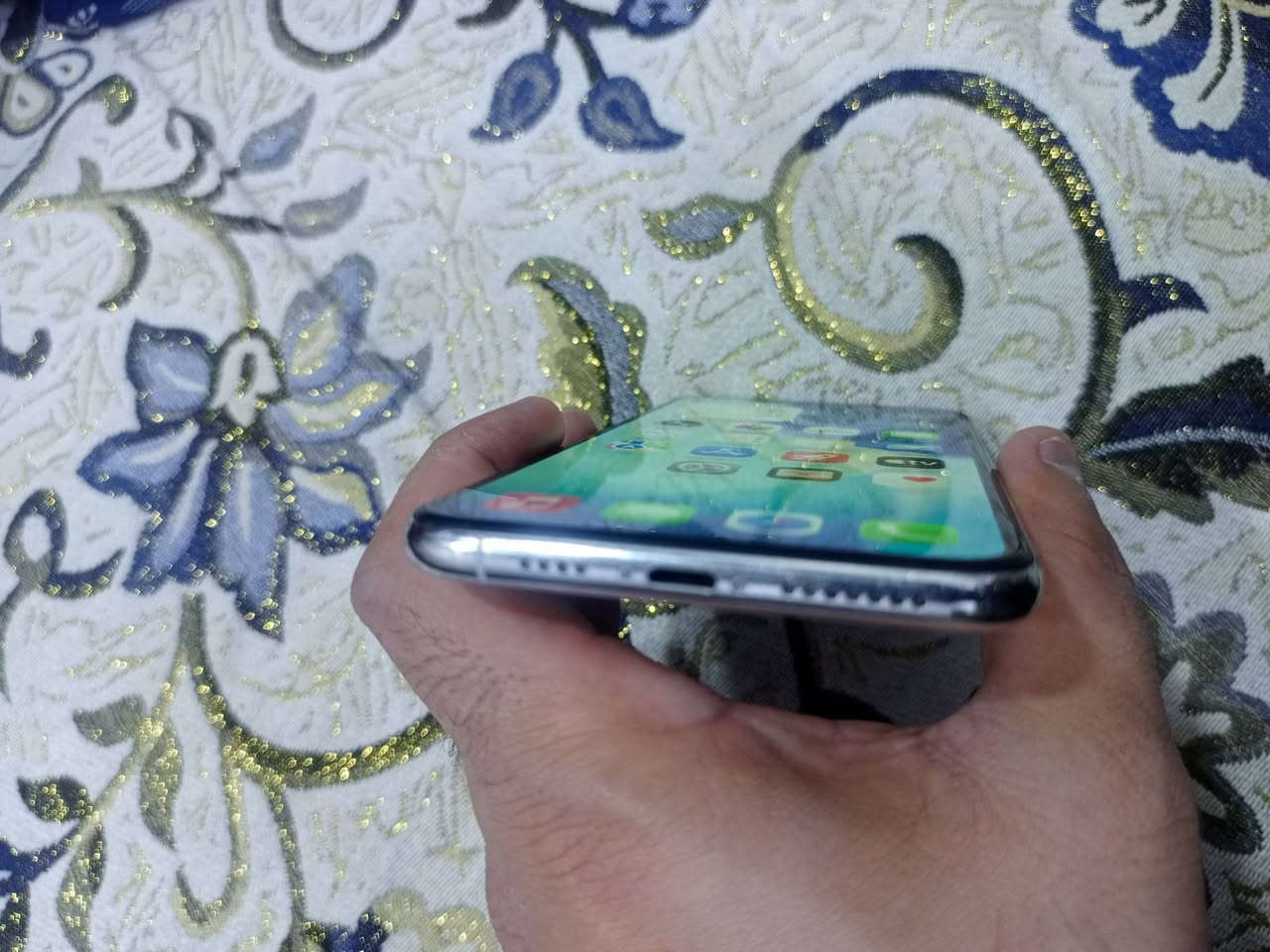 ايفون ١١ برو ماكس شاشه اصليه ضهر مكسور فقط بطاريه مبدله وفطر بزاويه مال لمس ماماثر ذاكره ٢٥٦ قطاره بشحن تك سيم لون ابيض السعر ٢٠٠ الف ومجال قليل


**إذا كنت صاحب هذا الإعلان وتريد حذفه لأي سبب، رجاءا أرسل رسالة إلى الدعم الفني**