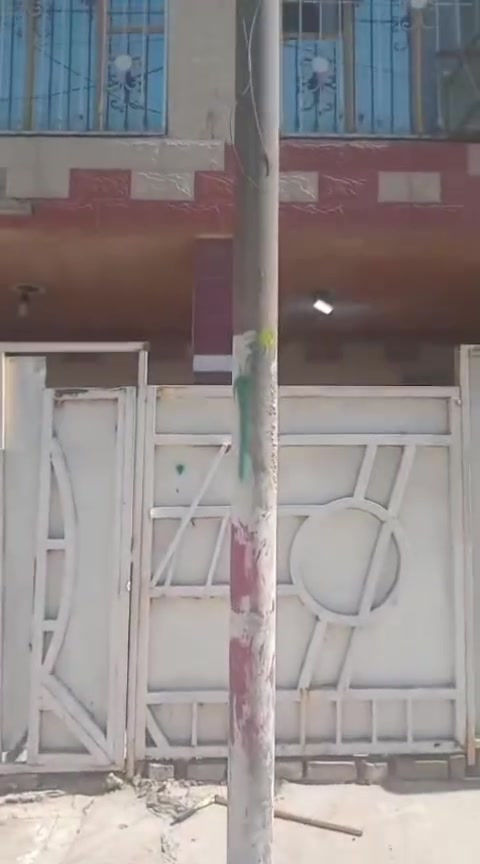 👈👈للايجار للايجار/ بيت كبير واجه ١٠ /١٢٠متر/ شارع عريض المربع التشجير/ طرمه كبيره/ هول +استقبال +غرفه نوم+حمام + مطبخ كبير+ ترك + درج +(٤) غرف نوم +حمام +بلكونه + درج+ مخزن وسطح كبير بغداد الجديده قرب الملجأ_________ مشتمل معزول من البنايه نظيف  طرمه +استقبال + غرفتين نوم + حمام +ترك واسع + مطبخ سيراميك بغداد الجديده شارع المسبح ___ رجاء رجاء الي ايريد يستفسر اكو واتساب ممتواجد ممتواجد عالفيس تحياتي للجميع ***********
