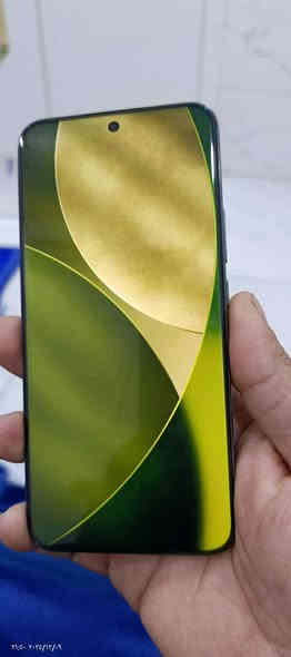 ريلمي 14 برو بلاس
‏ملحقات كامله 
‏نظيف فقط شخطين بلشاصي 
‏مكفول من كلشي 
‏ذاكرة 512
‏عشوائيه 26
‏سعرة ٤٢٥ قفل 
‏مكاني كربلا للاستفسار ***********
‏
