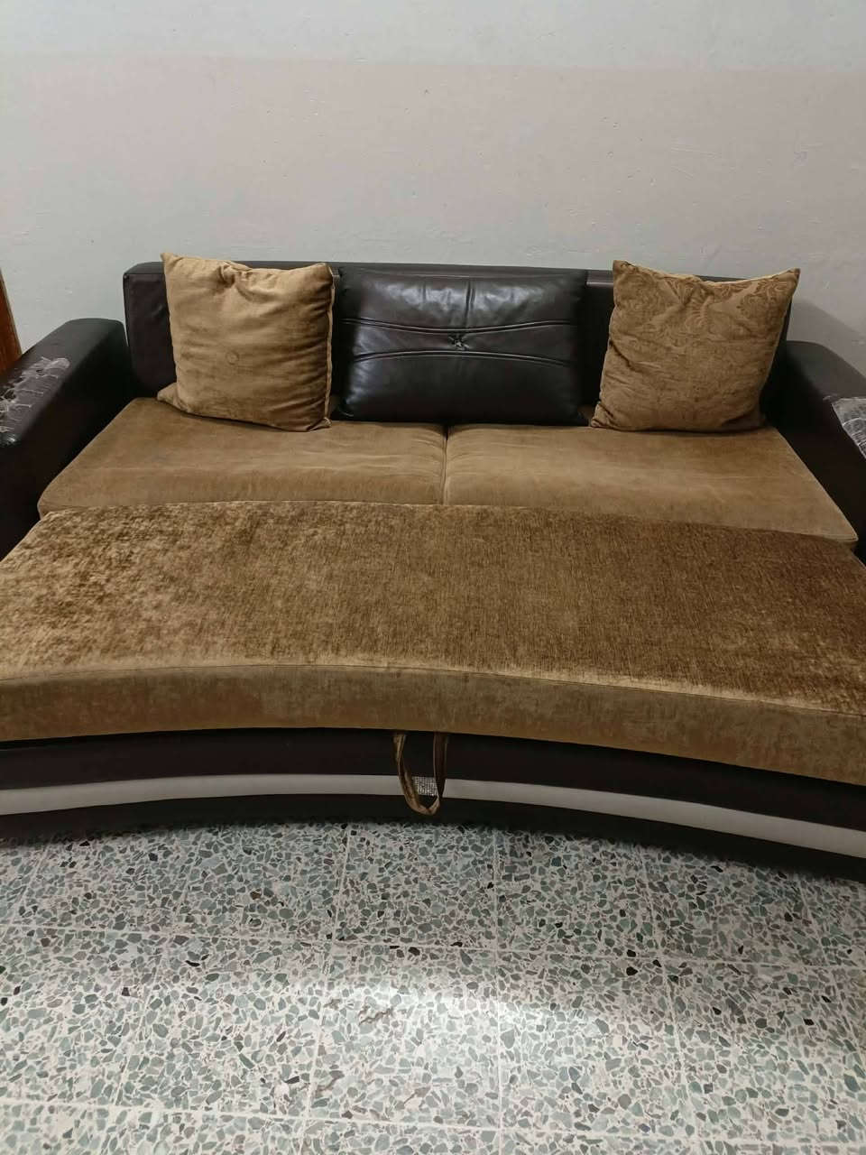 للبيع
طخم قنفات 5قطع

ويصير سرسر  

سعر 170وبي مجال


**إذا كنت صاحب هذا الإعلان وتريد حذفه لأي سبب، رجاءا أرسل رسالة إلى الدعم الفني**