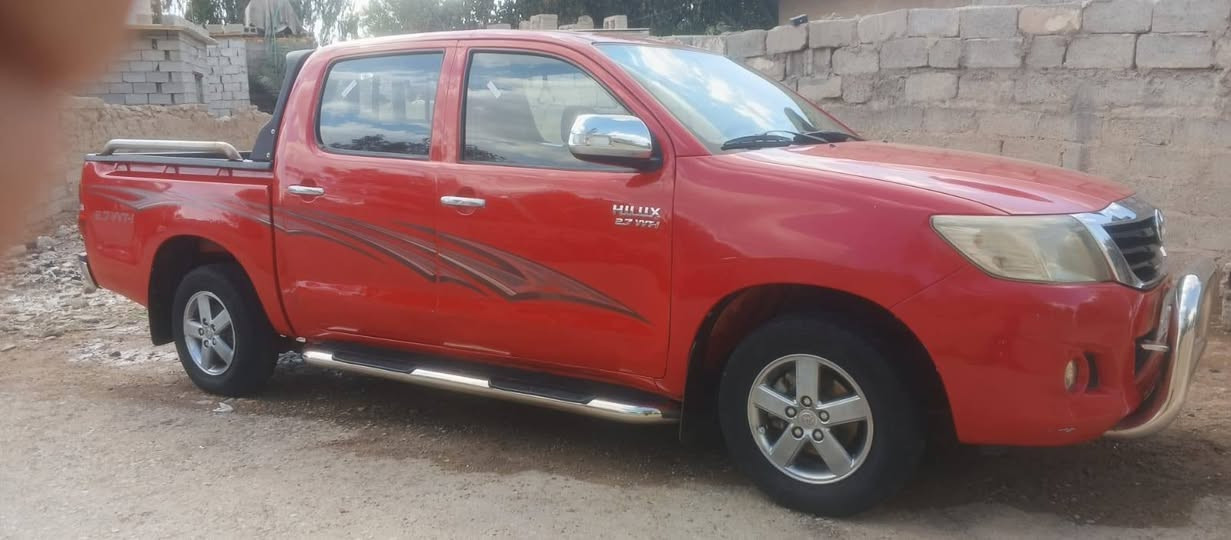 سلام عليكم ورحمة الله وبركاتة كل عام وانتم بخير وصحه وسلامه يارب وينعاد عليكم بالصحة والعافية أن شاء الله بيكم  هايلوكس14 رقم واسط للبيع مكان ديالى سياره خير من الله كامله من كلشي تاير صدر بيه جامرلغ جهت السكن وبيه ملاحظات كير عادي سعودي وشاصي 12 بسمي السياره والسعر 180وبيه مجال للطيبين الفستفسار أكثر اتصال على رقم *********** وبيه واتساب متواجد على نت ابكل وقت وشكرن المدير الكروب
