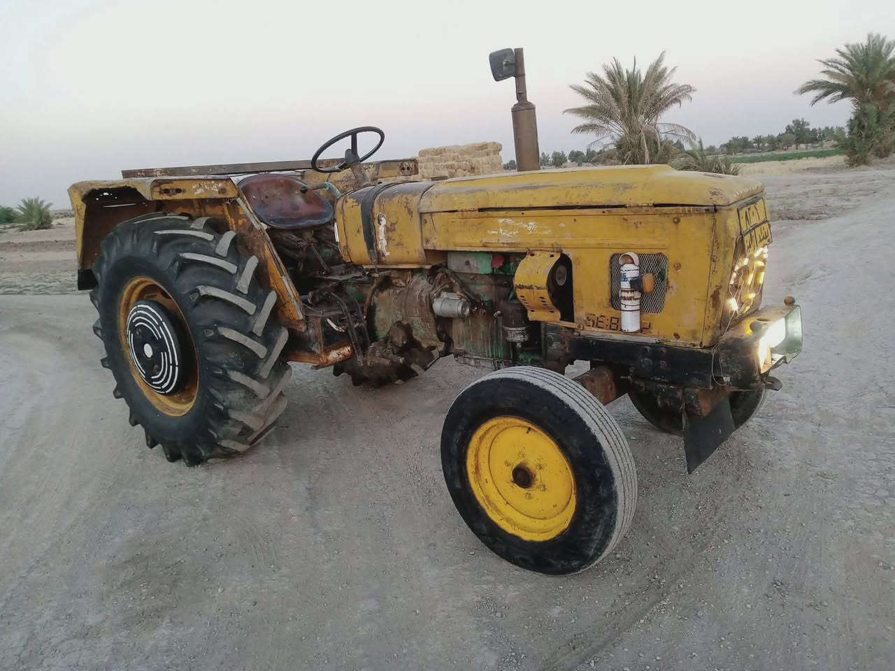 السلام عليكم عنتر للبيع موديل 89 رقم وسنويه بدون تحويل مكينه مكفوله كفاله عامه محرك وبم وكير واكسل وجهاز الرفع نكره سلف بريك تخم تاير مكينه مال جناي السعر 5ملاين وبيه مجال الشراي مكان ناصريه قضاء الفهود رقم الهاتف ‏‪***********‬‏
