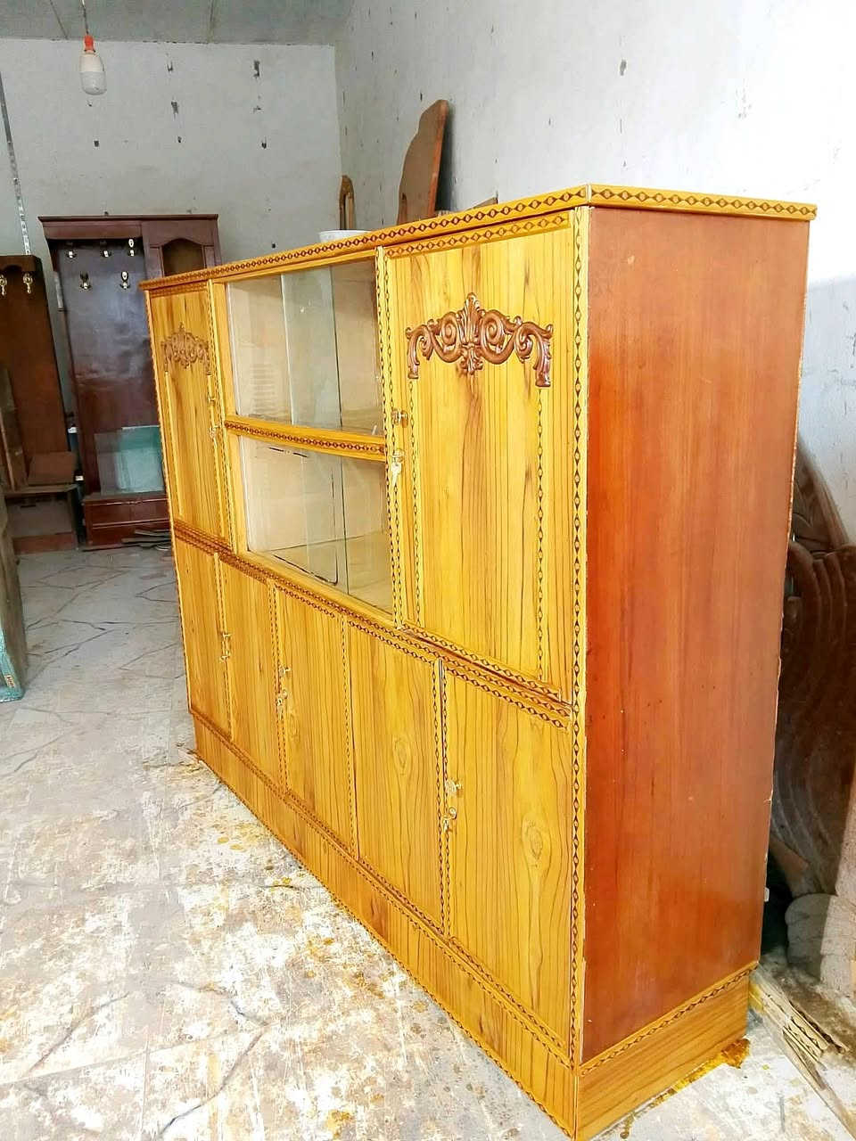 بوفيه مستعمله مترين تسكام للبيع مكاني الشوملي ويوجد خدمة توصيل ***********
