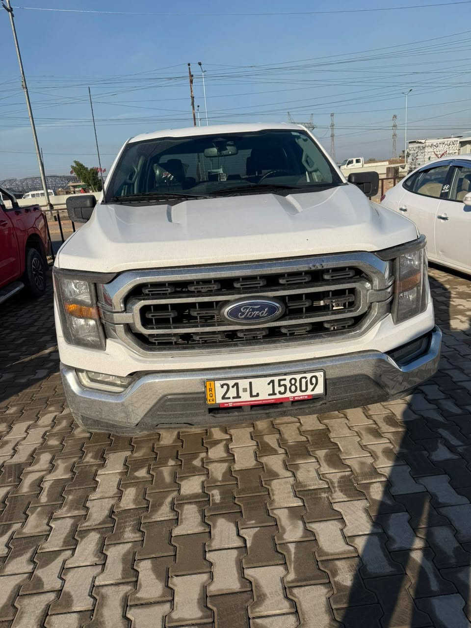 السلام عليكم
فورد F150  موديل 23 باب طويل بدي طويل 
المحرك 6 سلندر توين توربو والكير تعليك 
حادثها بسيط بس الي مستوردها مبدل الجاملغ والبنيد 
كلشي بيها نظيف وجديد من كير ومحرك
ماشية فقط 47 الف ميل
ومختمة 75 اسمها 
والمواصفات البيها معروفة :-
1-كشن السايق كهرباء 
2-والكشنات جلد
3-تحكم سترين جهتين 
4-وتحديد مسار 
الرقم سليمانيه بأسمي وسنوية جديدة
السيارة جاهزة من كل النواحي والسنوية بسمي 
مكاني بغداد الشعب
للاستفسار اكثر الاتصال ***********
