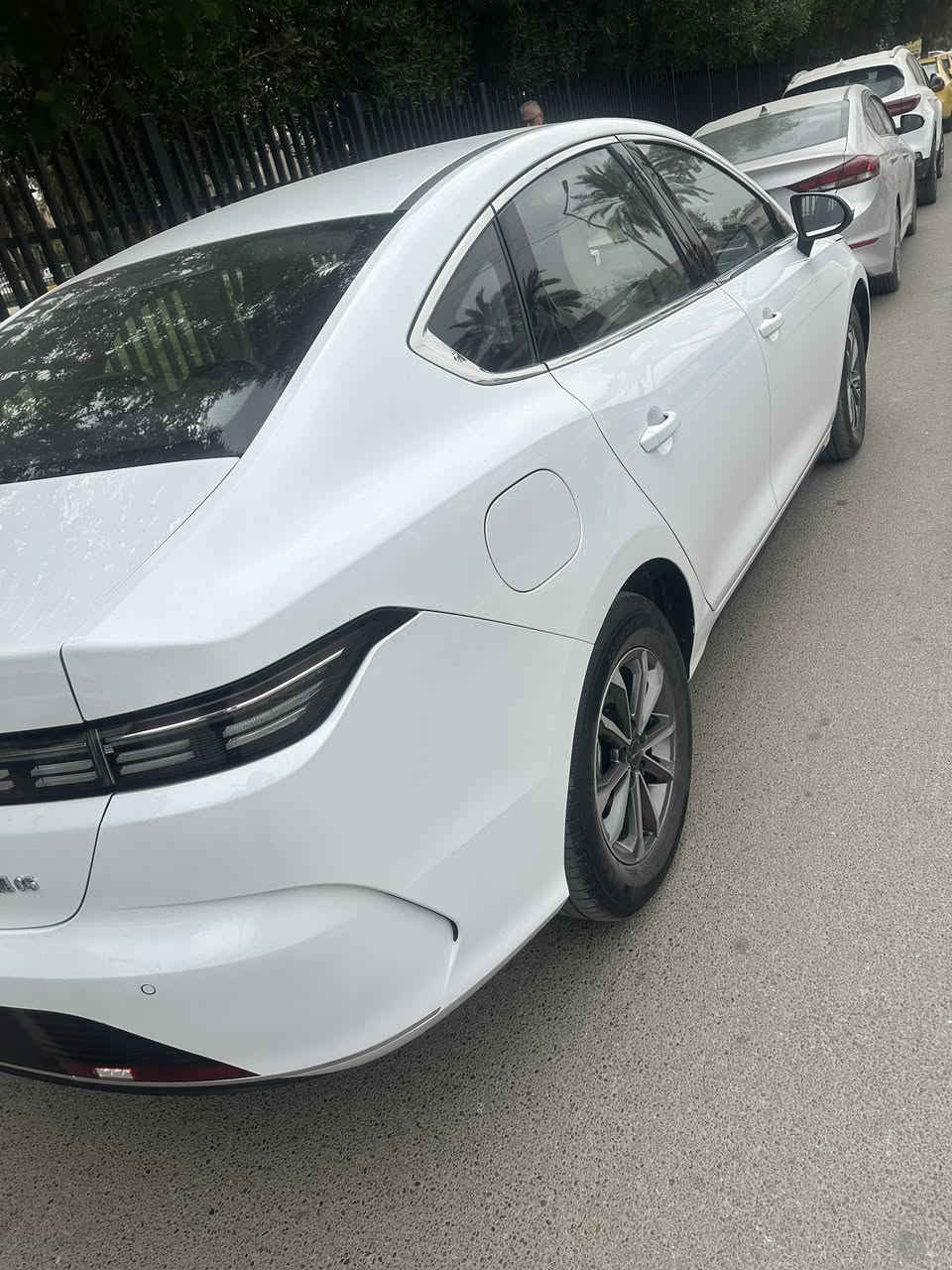 سلام عليكم بيوايدي ديستوري بغداد ب اسمي ماشية 8 مكفولة ما عدة هاي طخة بسيطة ب جنطة كلش بسيطة السعر 18 و 200 اتصال *********** مكان السيارة السيدية اعلام
