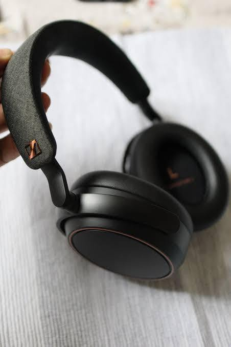 Sennheiser Momentum 4 Bluetooth Special Edition Copper
هيدسيت سنهايزر اوبن بوكس فقط لغرض الفحص نضافة ١٠٠٪؜ 
تحكم كامل لمس 
بيها نضام ANC عزل صوتي

320 الف ✅✅✅

متوفر توصيل بغداد


**إذا كنت صاحب هذا الإعلان وتريد حذفه لأي سبب، رجاءا أرسل رسالة إلى الدعم الفني**