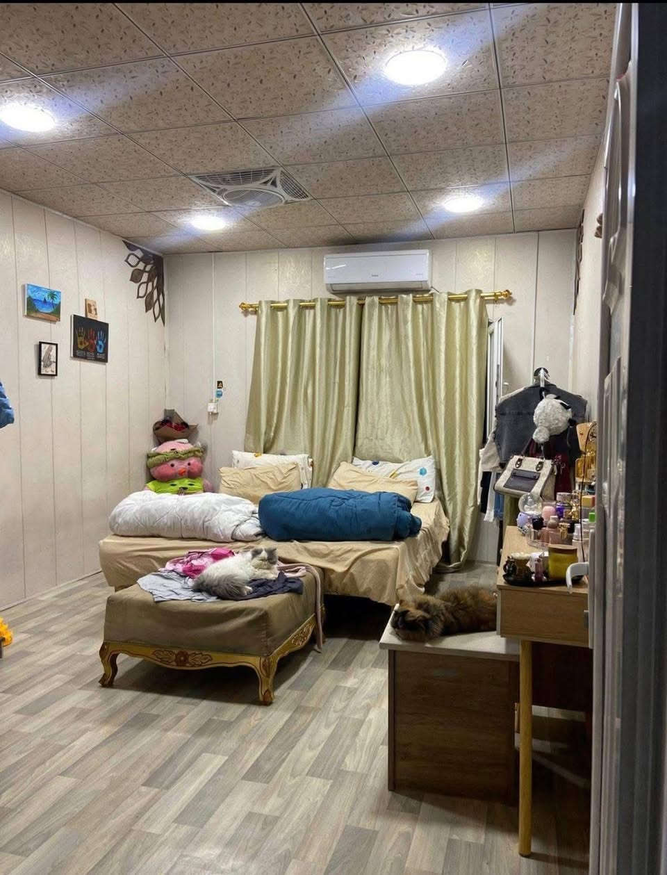 ⛩️دار للبيع الغزاليةشارع البدالة ⛩️

🏚️⛺️🏚️⛺️🏚️⛺️🏚️⛺️🏚️⛺️

150 م. واجهة 7.5. نزال 20 

 ♦️ 4  غرف نوم 
🎗 استقبال 
 ♦️مطبخ حار بارد
🎗3 حمامات ومدخلين كراج وحديقة 

 
☎️☎️☎️☎️☎️☎️

للاستفسارمكتب اللاذقية للعقار الغزالية
 🏵️شارع مدير الامن مقابل العاب الزيتون

***********
‭٠٧٨١ ١٤٣ ٨٨٢٠‬
