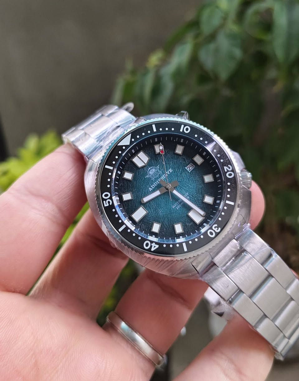 السلام عليكم 
ساعة ماركة اصلي شريكة Addiesdive
 مكينة ياباني سيكو،جامة ضفير كود BGW9 ياقوتي
مقاومة الماء عمق 200م
ساعة مينة لامينوس كامل

سعر 135 الف 

توصيل كل محافظات متوفر


**إذا كنت صاحب هذا الإعلان وتريد حذفه لأي سبب، رجاءا أرسل رسالة إلى الدعم الفني**