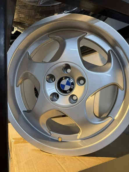 متوفر من جديد ويل M فايف حجم 17 تو سايز – جديد
💲 السعر: 300 دولار

🔁 البيع ومراوس
💬 شعندك خليه… M هامان نراوسك كل ويل وسعره
📱 واتساب: ***********
🚚 يوجد توصيل لجميع المحافظات
📍 الموقع: بغداد – حي العامل – شارع 7 نيسان
