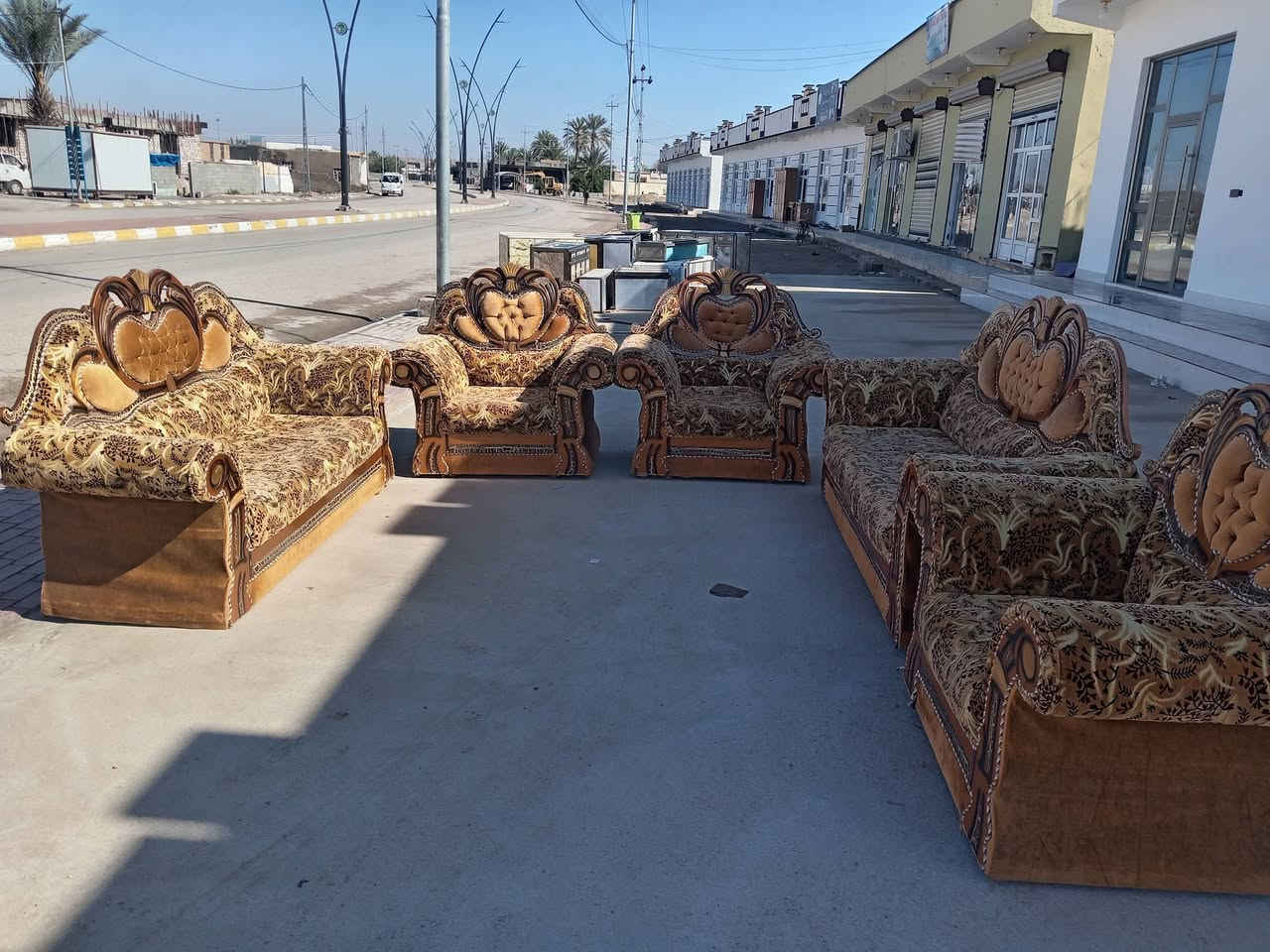 قنفات للبيع الاستفسار *********** المكان الرمانه البعبيد
