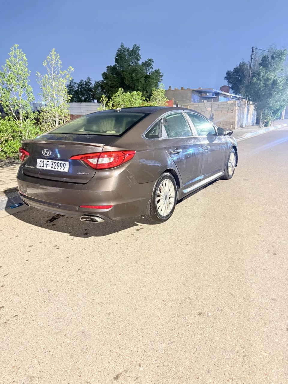 السلام عليكم سوناتا موديل 2015 رقم بغداد هزه ارقام سنوية جدد فول موصفات ماعدا الفتحه بيها حرق بسيط كير مكينة دشبول فاتحه سويج ابيع على حادثها مكان السيارة بالبصرة مامتواجد على الخاص السعر مناسب 
الشراي يتصل ويدلل 
‭0773 613 2386‬ البصرة, العراق
