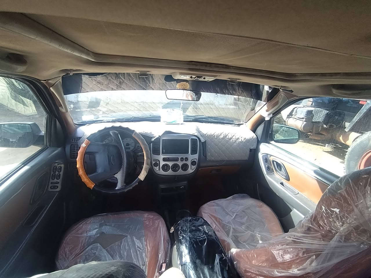 سلام عليكم جيب فورت موديل 2004سياره مكينه ٢٠٠٠كير خير من الله رقم انكليزي جديد سياره ابسمي تريد وكاله تريد تحويل شوكت ميعجبك للبيع ولمراوس رقم لهاتف ***********
