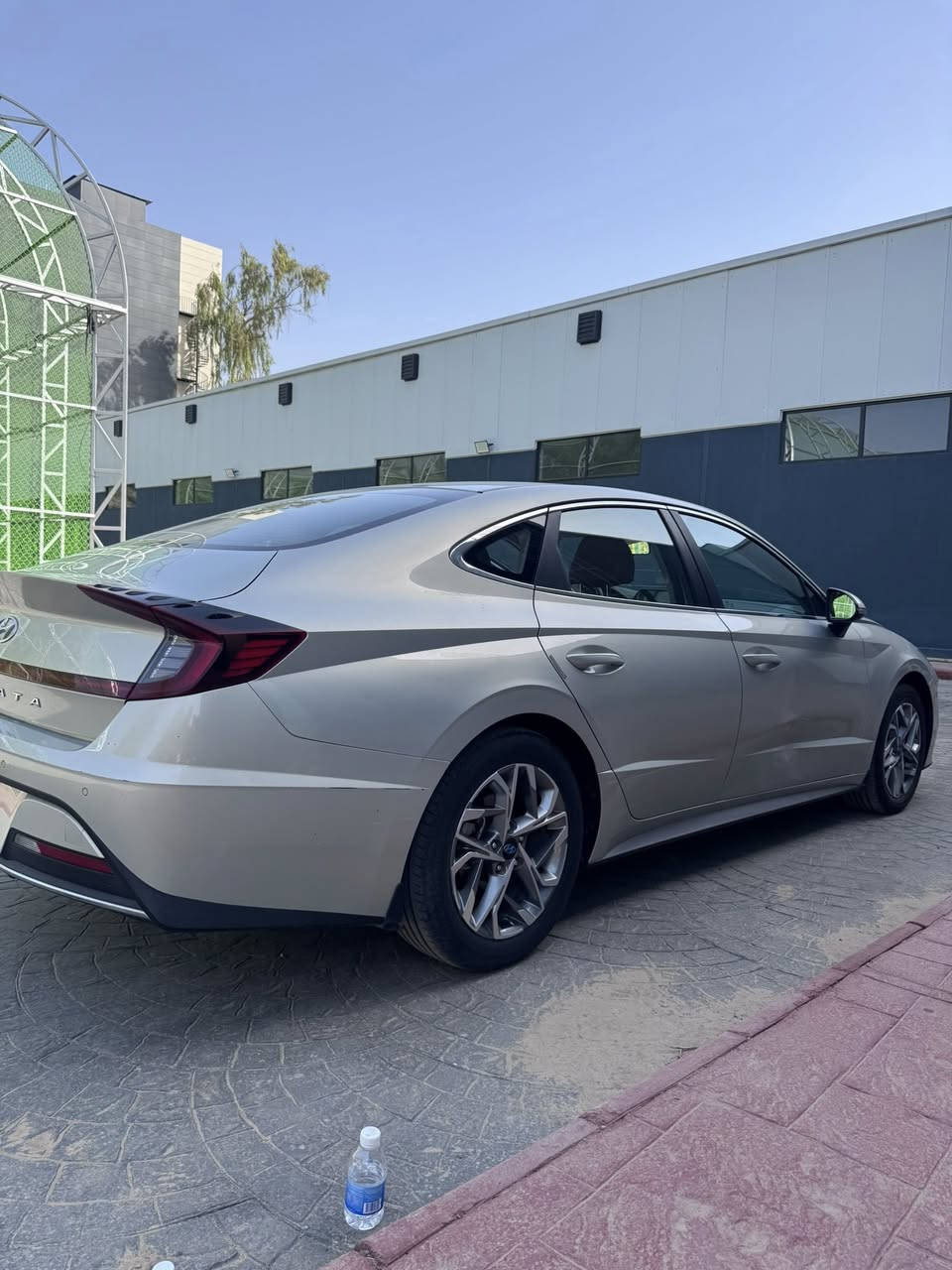 سوناتا 2020 خليجي محرك 2000 دوش
الممشى 95500 كم 
مواصفات اعتيادية ما عدا الكشنات جلد
السيارة محرك وگير نظيفات جداً كله محسن ودهن ادينول الاصلي .
مثل ما موضح بالصور بيها ضربات (مال ازدحامات) بدون ايرباك وما مصلحها ولا صابغ على وضعها .
رقم بغداد باسمي تحويل مباشر مكاني الكاظمية
السعر : 15،000 $ يعني شدة ونص وبيها مجال
للاتصال : ***********

