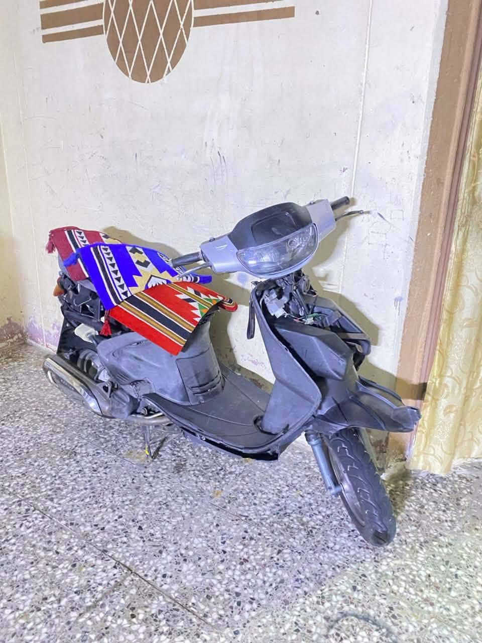 لسلام عليكم فراشة بلاديه مكينه خررسه بلكراتين ب525 وبيها مجال قليل
***********
