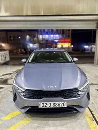 للبيع k5 بسعر مناسب  2021  رقم جديد وهزة جديدة  حادث 3 قطع سونار المند...