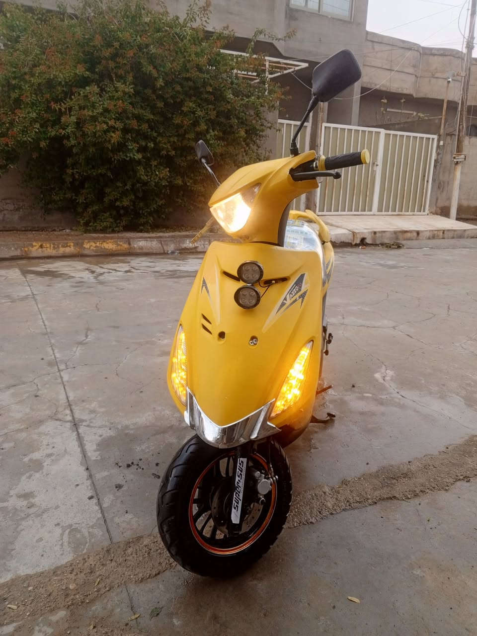 سلام عليكم ماطور ادرس محرك 150 سيسي سرعته 140 الماطور شغال بيها من كهربائيات كامله ماطور نضيف مابي كسر بلكفرات تتواصل علا رقمي*********** او علئ ماسنجر سعره 450بي مجال للشراي مكاني كركوك حي العسكري
