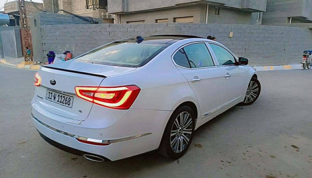 كاتنزة موديل 14 الون ابيض صدفي   مكينه 3 ونص  
 السعر 150 وبيها مجال بسيط وبيها سونار مكفولة رقم بغداد انكليزي باسمي تحويل مكفولة
