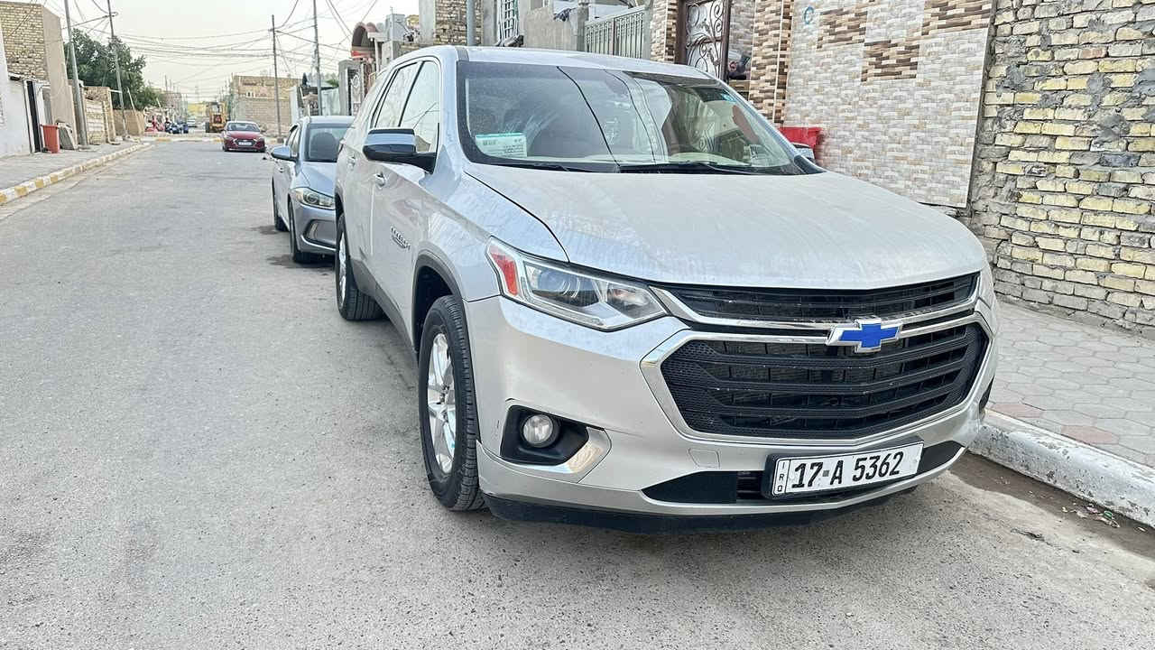 شوفرليت ترافرس 20 ماشيه 107 ألف كيلو 
جاهزة من كلشي 
حادث امريكا واضح بالصور بيها صبغ قطع وجاااااردات 
بااسمي مكاني ديوانيه 173 وبيها مجاااال للشراي 
***********
موجود خاص وتساب
