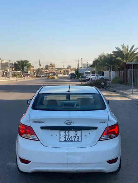 السلام عليكم هونداي اكسنت موديل 2013
خليجي مكينه 1600قطرتين 
كير مكفولات تبريد تدفئه شغال
تحكم استيرن اشاره بالمري داخل 
نظيف مدوشمه جديد رقم بغداد 
سنويه هزه جديد تحويل مباشر 
خاليه من الغرامات سياره بيها 
3 قطع صبغ بيها ضربه جاملغ 
امامي وخلفي جهت عكس السائق 
بدون ايرباك كهربائيات كلها شغاله 
بدون نقص للبيع فقط سعر ٨٤$
وبيها مجال للشراي مكاني بغداد 
الكرخ ***********
