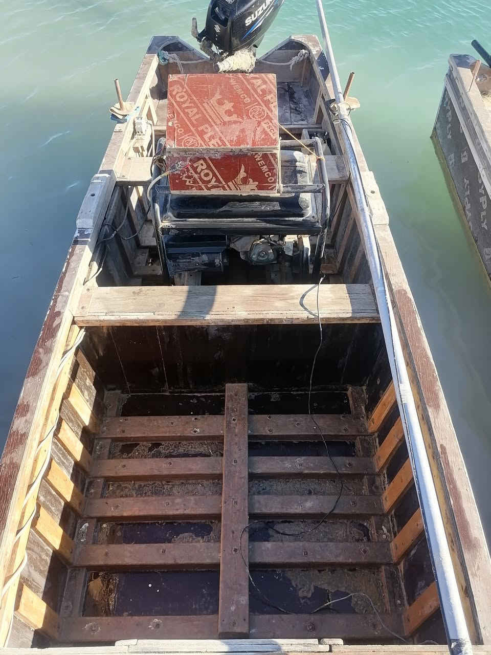 ميكينه كامله نضافه ٩٩ بل ميه للبيع السعر مناسب الي يريد يتصل ***********
