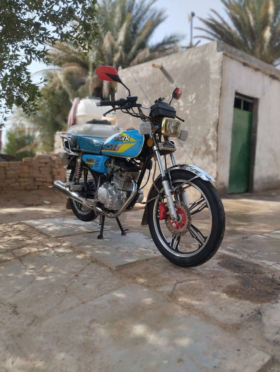 السلام عليكم دراجه سيفان للبيع موديل 23للبيع دراجه بوضع الشركه مكفولة من كلشي مكان الدراجه واسط العزيزيه السعر اتصل ***********
