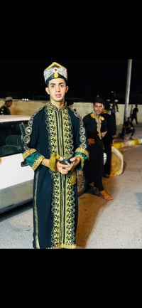 اخوان  زي موكبكامل خامه  كلش حلوه وتطريز مرتب  العدد الكلي للزي 100 قط...