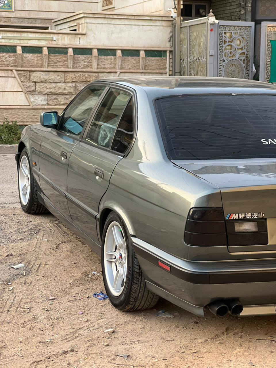 السلام عليكم ورحمة الله وبركاته) 
BMW 525 لون رصاصي رمادي مميز
رقم ( بغداد ) السياره حلوه نصبه وشكل  كت M 
دعميات امامي خلفي ويل M سستم صوت دمام سماعات
غرفه كارتير اسود 
تبريد ثلج 🥶 
صرف بانزين صفر انسه اكو صرف 
لايت سوار شرط زنون ماركه اصلي 
شرط تراي لسعوديه 
معدل 260 شرط 
مكينه تك فانوس بل كارتون شرط 
كير بل كارتون  شرط 
السياره لاخياس ولا ضربه 
السعر ( 80 ) ***********
