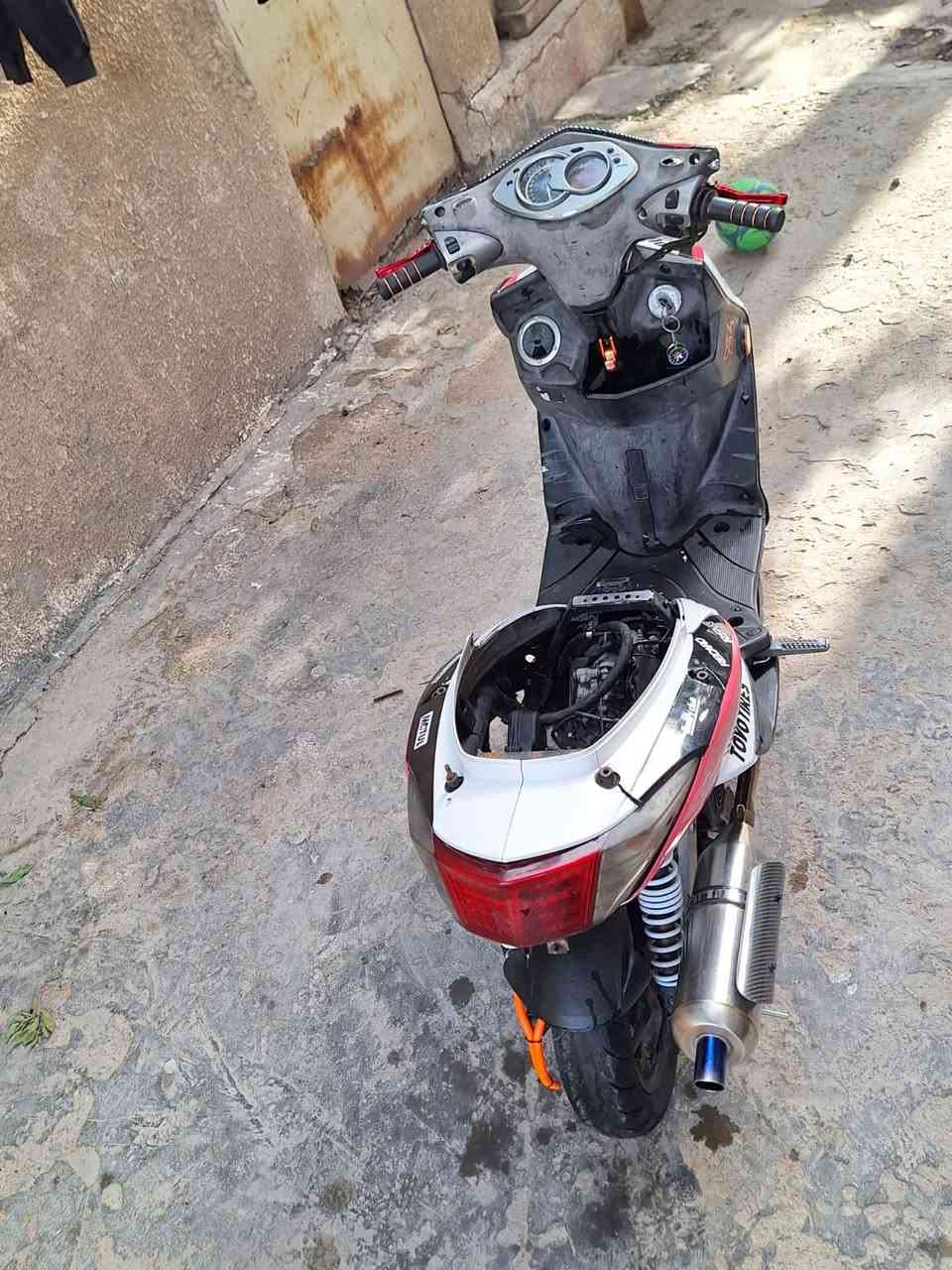 السلام عليكم سكنس فحل نوزل8زرو طلاعات بوشة 58 ونص 
دبل امامي رياضي 
كلجات رياضي 
سلف رياضي 
صالنصة بوري عدل 
كفرات موشم 
الدراجة بكل وقت نكرة سلف 
مابيهة اي نقص 
السعر مليون و100وبيهة مجال للشراي 
للتواصل وستاب فقط ***********
