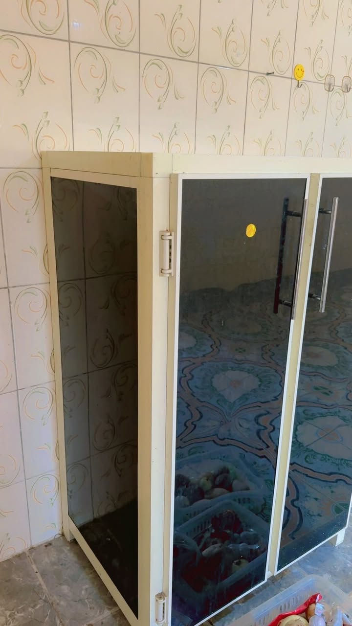 للبيع كاونتر بابين مع سنك مرمر مع طباخ نوع ميلانو الايطالي اربع عيون نظيف جدا والحاضن الالمنيوم الخاص به للعلم كلهن نظيفات جداً وشغل درجة اولى 
العنوان الصويرة حي دجلة 
للاستفسار ***********
