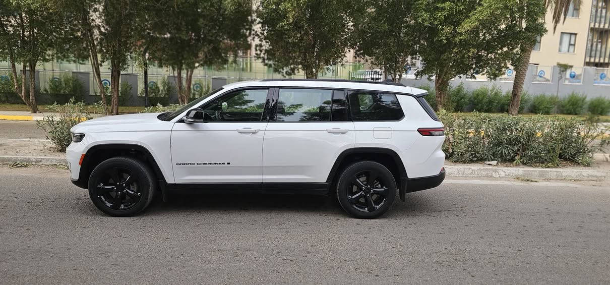 جيب لمتدد 7 راكب موديل 2024 وارد أمريكي داخله [ كتاب ذو الشهداء ] وكاله عامه للمشتري حادثها موضح بالصور تبديل بنيد او جاملغ امامي الايسر والجاملغ الامامي الايمن  امبدلات او مصبوغات ايرباك دركه او دشبول ضاربات ومصلحات رقم بغداد الجديد الشواصي مكفولات السياره جاهزه    ماشيه 19 الف ميل
المواصفات 
مكينة V6 3.6
دفع رباعي 4X4
بصمة تشغيل
تشغيل عن بعد
ويل قياس 20 انج
شاشة كبيرة قياس 10.1 انج
نظام الخرائط GPS
رادار امامي وخلفي وجنبي نقطة عمياء 
كوشنات ذاكره
مانع تصادم خلفي وامامي
حساسات خلفية 
توقف ذاتي
هاند بريك كهرباء دكمة
نظام Auto Start
كشنات جلد منفصل VIP
الكشن الأمامي تحكم كهرباء اوتدفئه
كشنات خلفية تدفئة 
تحكم ستيرن جهتين
ستيرن شفتات وتحكم كهرباء
شاحن وايرلس 
إنارة داخليه محيطيه 
لايت زنون LED
 السعر 250 ورقه بيع او مراوس حسب  القناعه مكان السياره بغداد حي العامل من جهة السريع مقابيل مسبح الرافدين
للاستفسار 
***********
