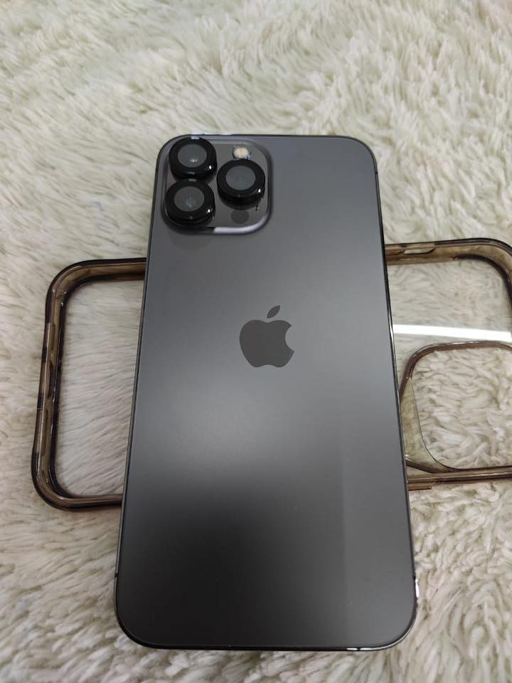 السلام عليكم 
جهاز ‏(تك خط )iPhone 13 Pro Max(256)
جهاز نضافه 100 
كله بلادي شرط 
بطارية 🔋 91 شرط الفحص
نموذج m أمريكي 
السعر 700 
اتصل***********
