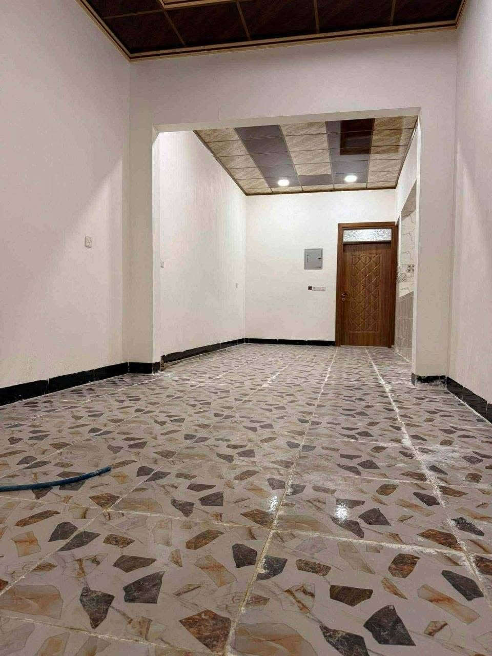لسلام وعليكم
بيت للبيع  100 متر طابق ونص زيرو بعد مامسكون بيت جاهز  في حي الشيماء سند طابو  الزهور ⭐

يتكون :
الطابق الاول ..غرفه وهول واستقبال ومطبخ عدد 2 حار وبارد .ومشتملات
طابق الثاني .. غرفتين نوم + هول 

خدمات كامل (ماء،كهرب،تبليط)

البيت تسليم فوري 🤝

للاتصال ***********‼️
