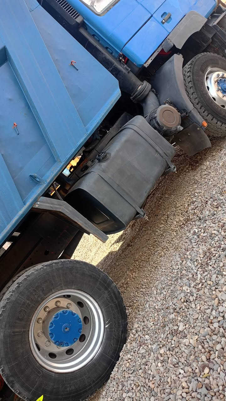 سلام عليكم مان صقر موديل 96سنوية 28موصفات فول  السيارة جاهزة للعمل المكان ديالي السعر عل تيلفون وبيك خير وتدلل الرقم الهاتف ***********
