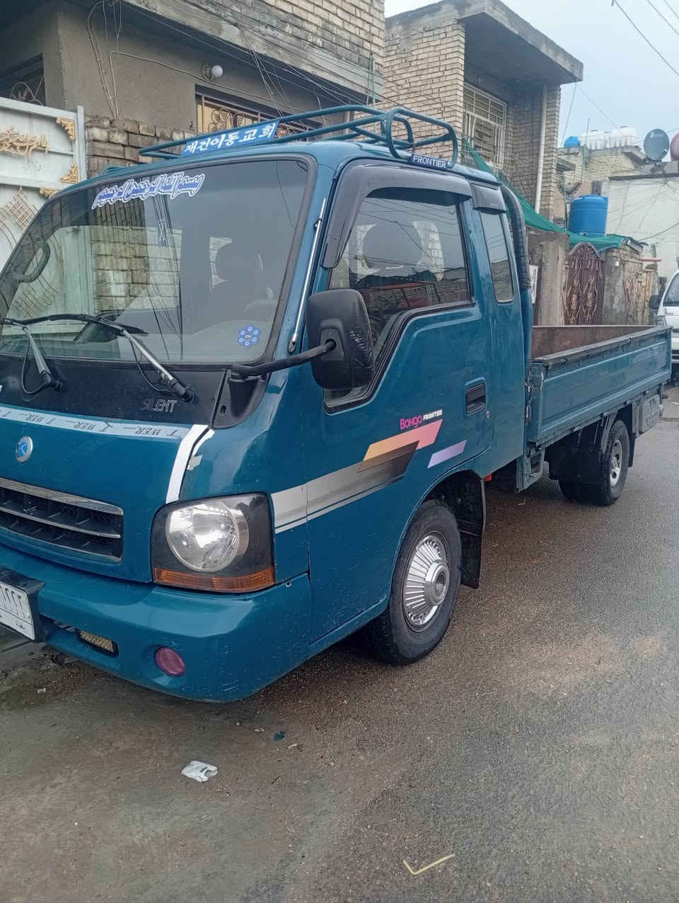 السلام عليكم كيا حمل للبيع ام عيون رقم بغداد مشروع وطني سنويه ل  2029 موديل 2002 سياره مكينه وگير واكسل وحداديه وكهربائيات وتخم تاير وشاصي كفاله عامه وصبغ قليل جدأ وترايك وين ما يعجبك عنوان بغداد الشماعية والسعر على هذا الرقم ***********
