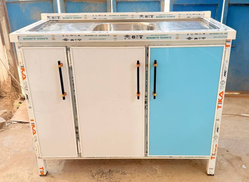 🛠️ سنك  استيل جاهز للتسليم 🛠️
📦 المواصفات:
- قياس متر  استيل• حوض وسط • سلة ماعين
🧱 الخامات:
• ألمنيوم درجة أولى 
• يوفي (UV) درجة أولى 
• يدات درجة أولى
• باب صواني 

💰 السعر: 165 الف 

🚚 التوصيل:
• بغداد: مجانًا
• أطراف بغداد: 15 د.ع
• المحافظات (قريبًا): 25 د.ع

📞 للطلب أو الاستفسار راسلنا


**إذا كنت صاحب هذا الإعلان وتريد حذفه لأي سبب، رجاءا أرسل رسالة إلى الدعم الفني**