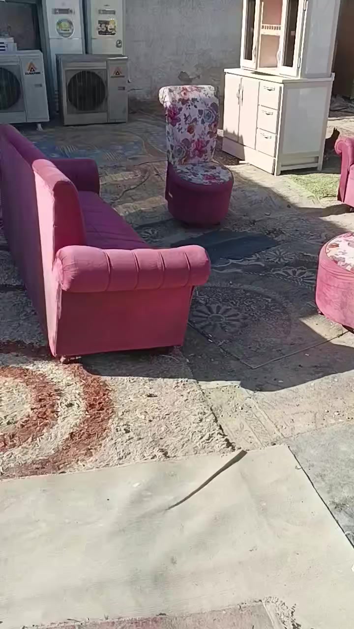 السلام وعليكم لبيع غراض كلهن جديدات مكاني حي اور سبع قصور شارع ابو علي يم جامع لحمزة  موجود خاص وتساب ***********
