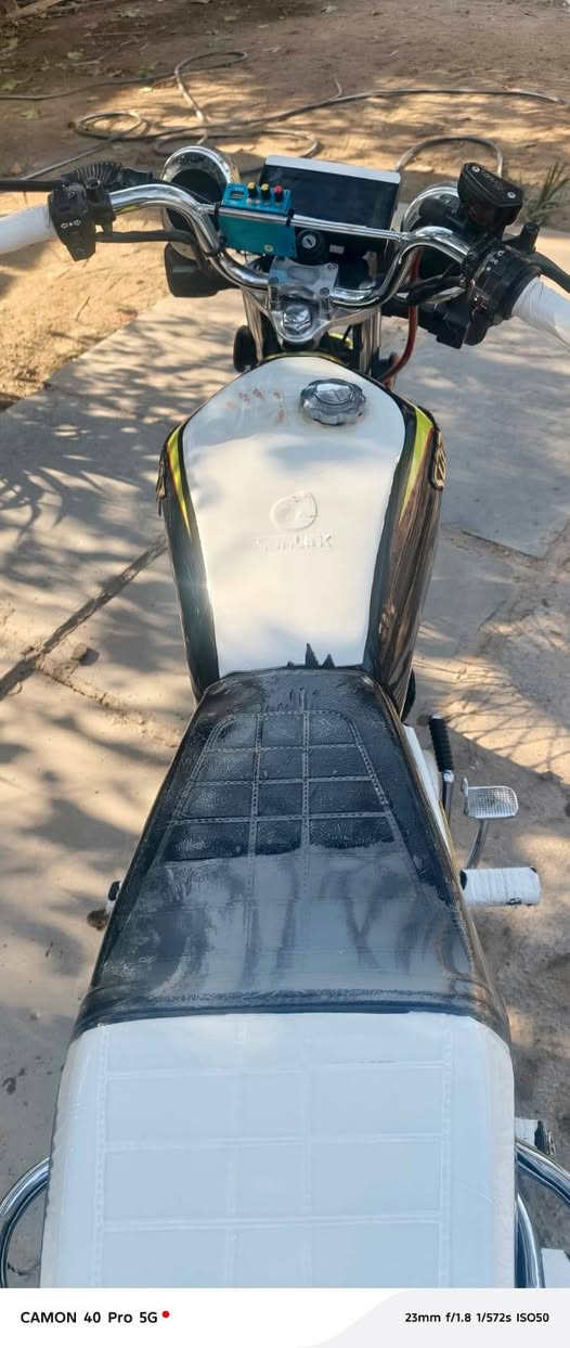 سلام وعليكم دراجه نضيفه موديل ٢٤ أوراق اصولي سعر خاص مكان محاويل ***********
