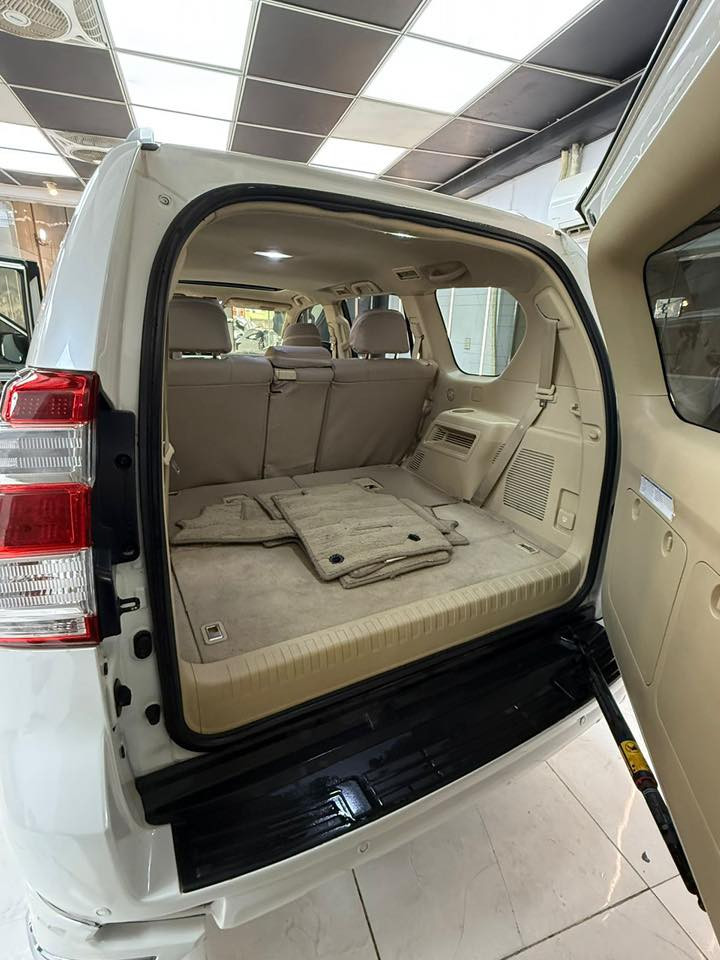 السلام عليكم
برادو موديل ٢٠١٦ محرك ٦ سلندر خليجي بدون حادث  فقط بالدعاميه الاماميه شويه صبغ والدعامية الخلفية وقبغ السبير نصه وبيها كم رصعه بسيطة مال التاير الخلفي   مكفوله من البارد 
Txl فتحه الكشنات الاماميه كهرباء جلد
السياره ماشيه ٧٢ الف حقيقي 
رقم بغداد ابيض 
تخم تاير جديد 
مري شفط 
كامر اماميه خلفيه 
حساسات خلفيه 
دبل بصمه 
تشغيل عن بعد 
سبير السياره مانازل  
السياره جديده مامفتوحً بيها برغي 
٦ سلندر فور ويل 
لايتات زنون 
وباقي مواصفات البرادو txl
مكان السياره بغداد زيونه السعر ٣٥٠ ورقه  وبيها مجال للطيبين   للتواصل على الرقم ***********
